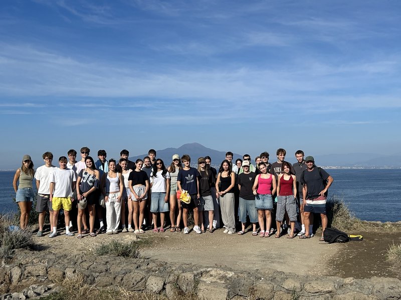 Gruppenbild an der Küste vor Sorrent