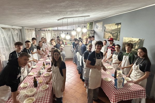 Gruppenbild beim Pizza backen